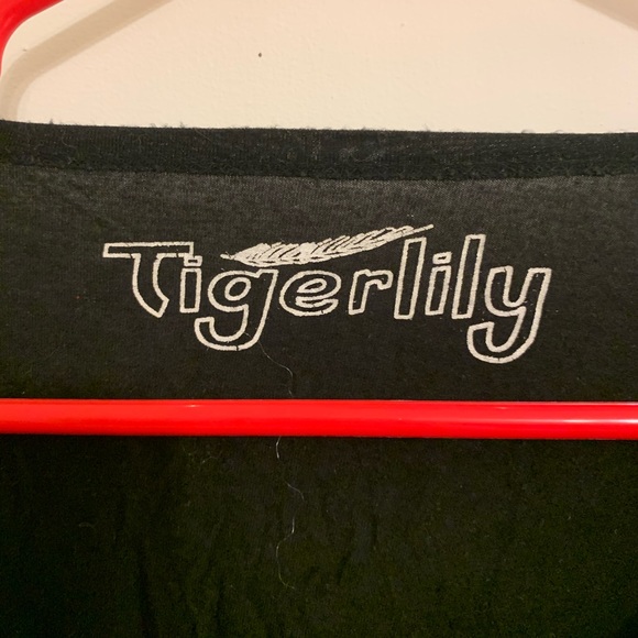 black graphic tee - Picture 3 of 3